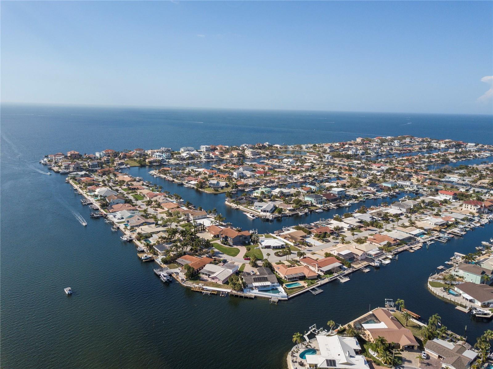 FLOR A MAR - Residential