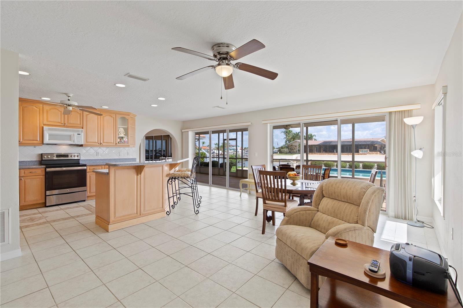 FLOR A MAR - Residential