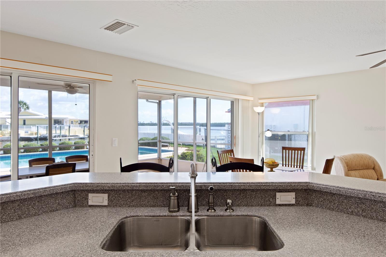 FLOR A MAR - Residential