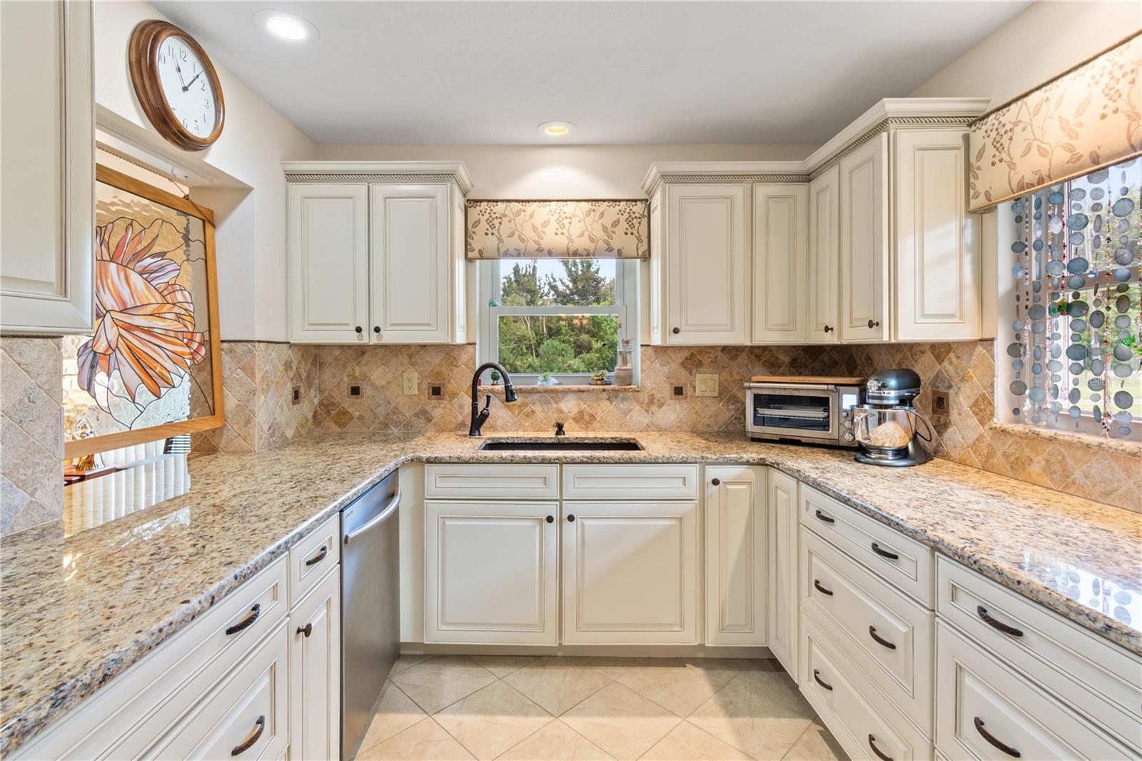 580 TEESDALE DRIVE