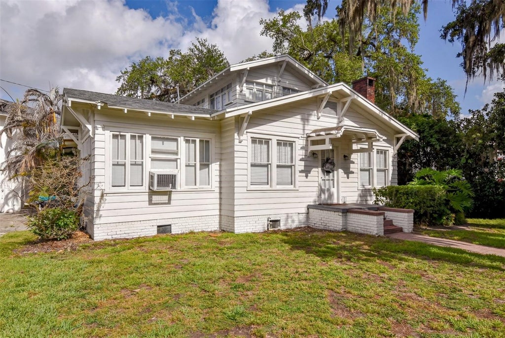 Photo of 117 Annie Street, Orlando, FL 32806 (MLS # O6448992)