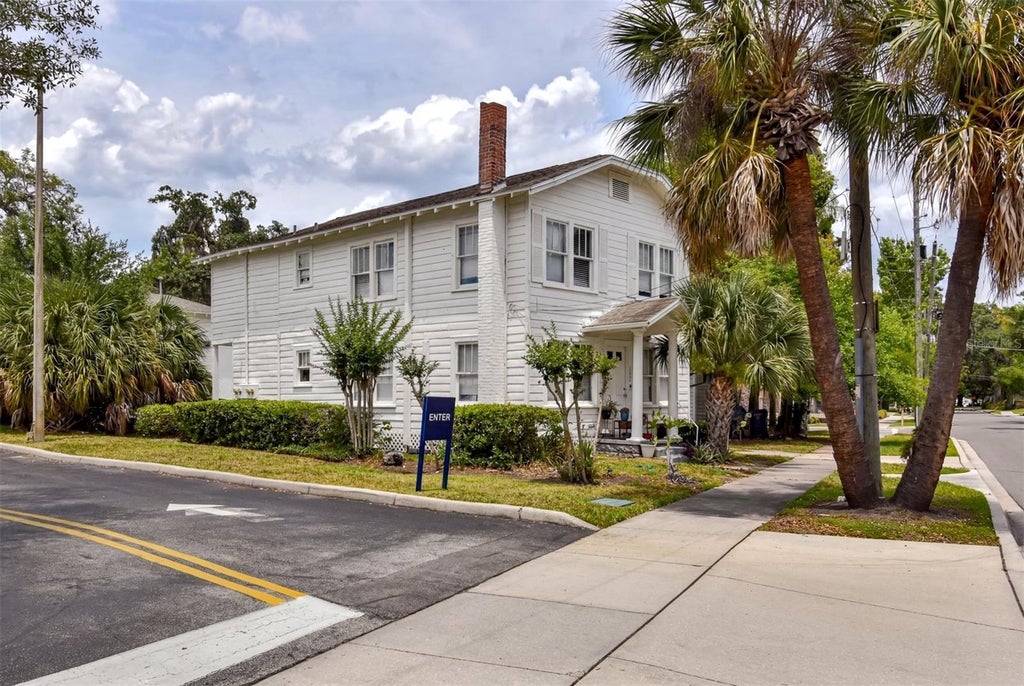 Photo of 117 Annie Street, Orlando, FL 32806 (MLS # O6448992)
