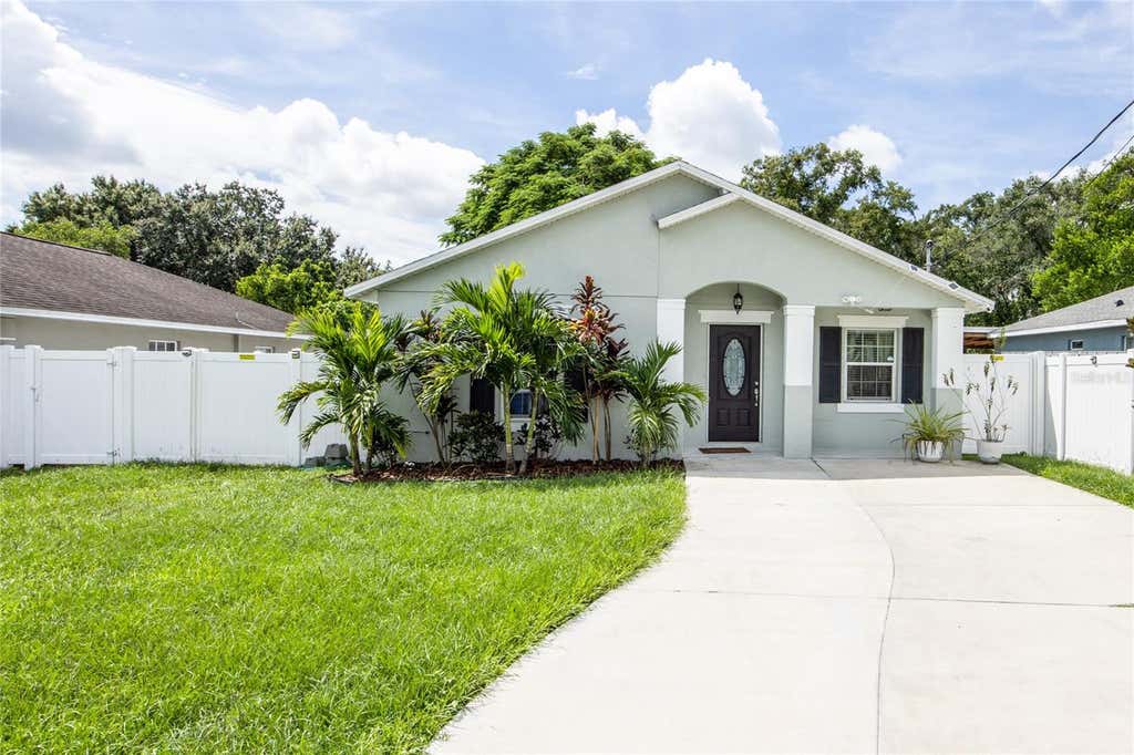 Photo of 811 Hoffman Boulevard, Tampa, FL 33612 (MLS # TB8532335)