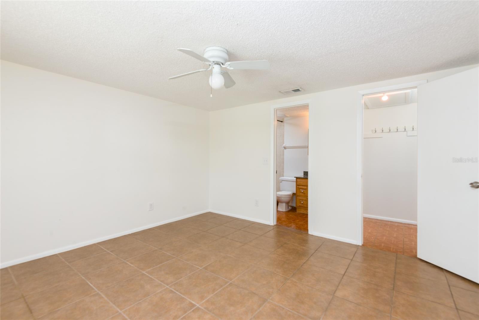 SOUTHSIDE LOT 1 BLOCK 8 LES THE NLY 50.5 FT THEREO - Residential