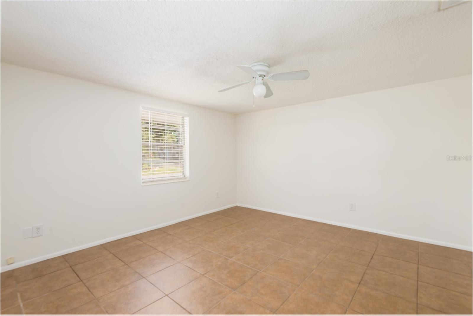 SOUTHSIDE LOT 1 BLOCK 8 LES THE NLY 50.5 FT THEREO - Residential