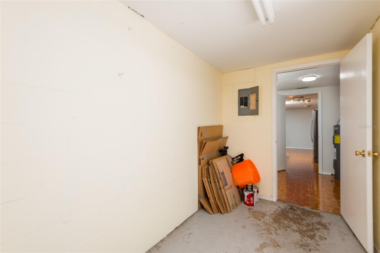 SOUTHSIDE LOT 1 BLOCK 8 LES THE NLY 50.5 FT THEREO - Residential