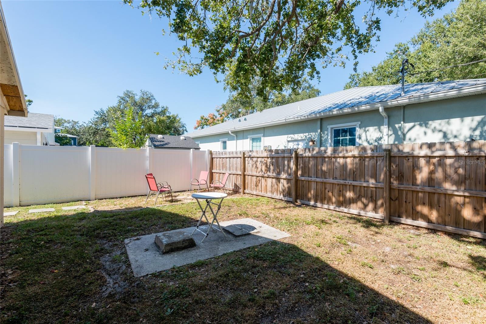 SOUTHSIDE LOT 1 BLOCK 8 LES THE NLY 50.5 FT THEREO - Residential