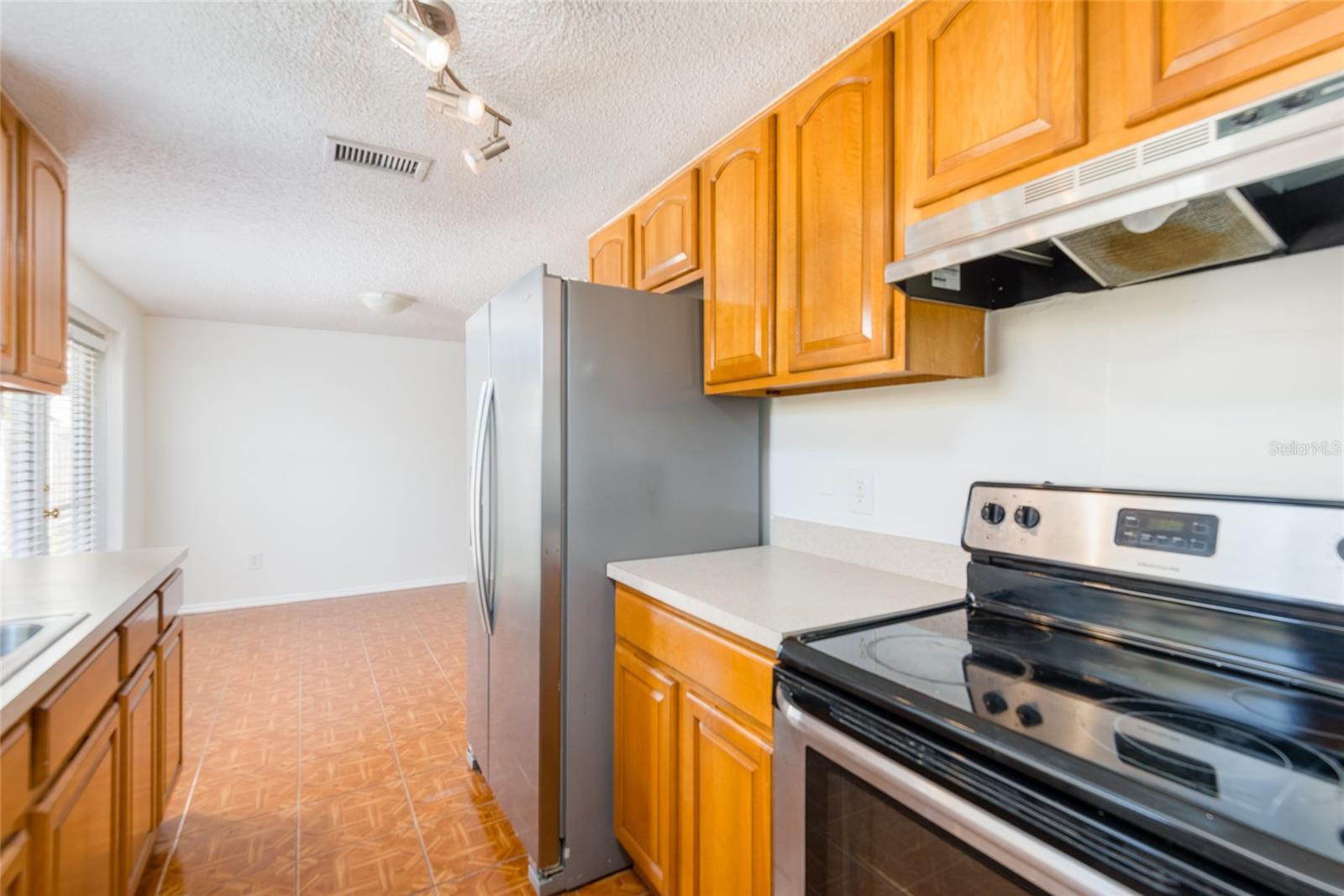 SOUTHSIDE LOT 1 BLOCK 8 LES THE NLY 50.5 FT THEREO - Residential