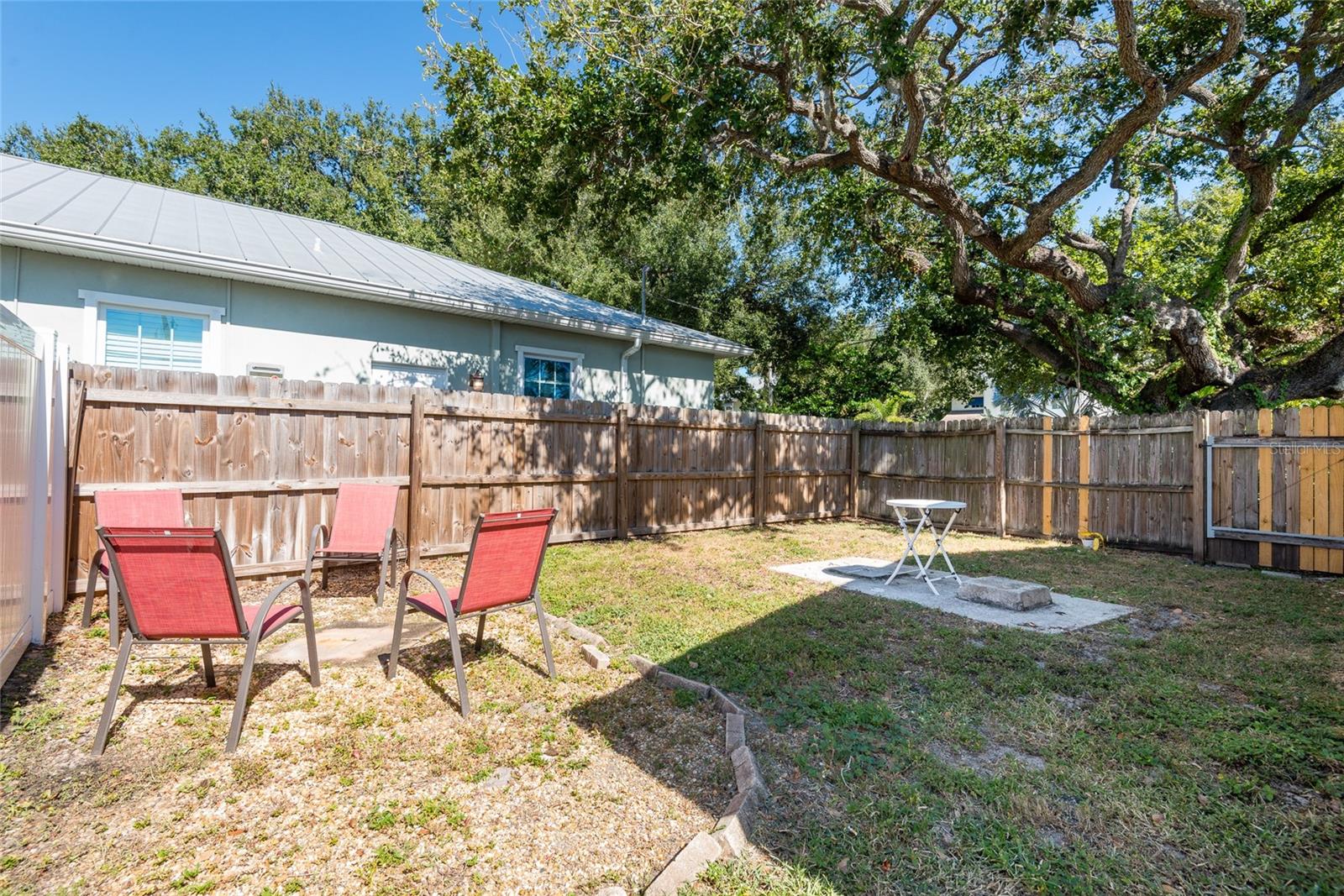 SOUTHSIDE LOT 1 BLOCK 8 LES THE NLY 50.5 FT THEREO - Residential