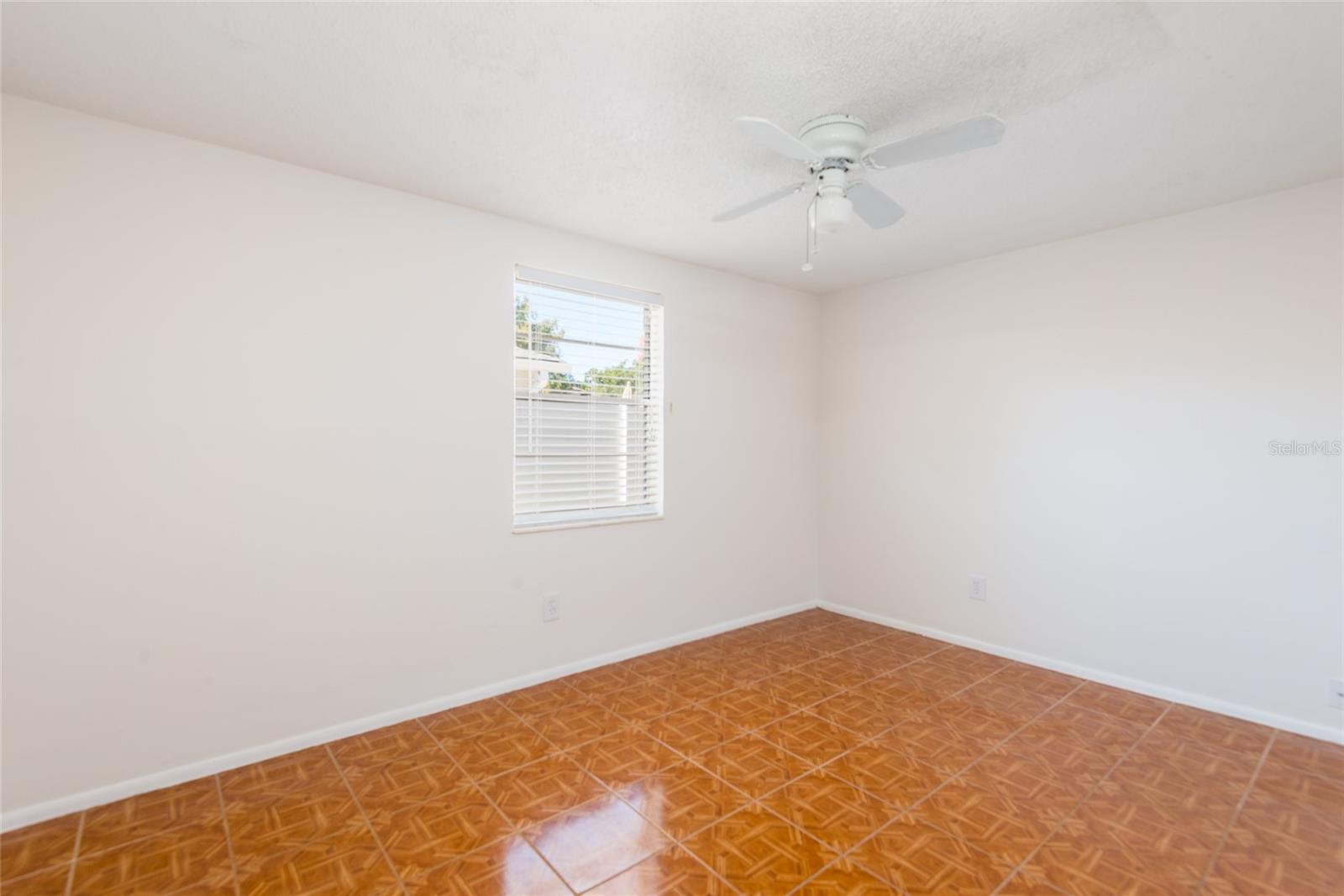 SOUTHSIDE LOT 1 BLOCK 8 LES THE NLY 50.5 FT THEREO - Residential