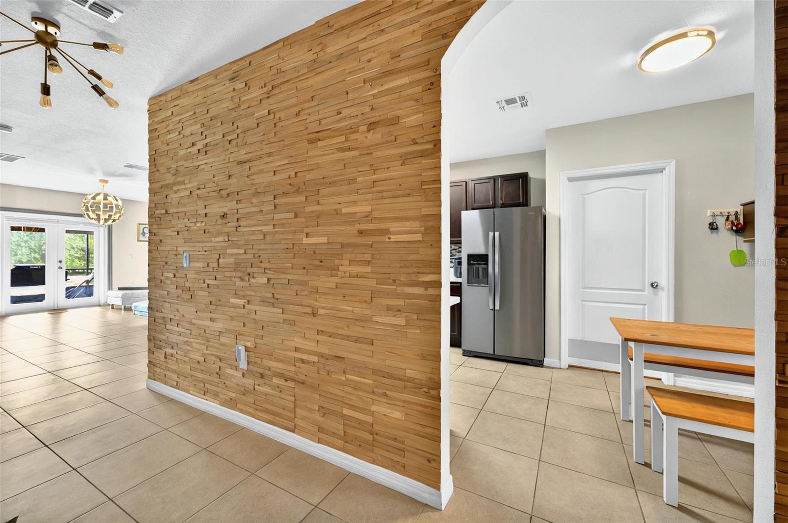 826 SHEEN CIR CIRCLE