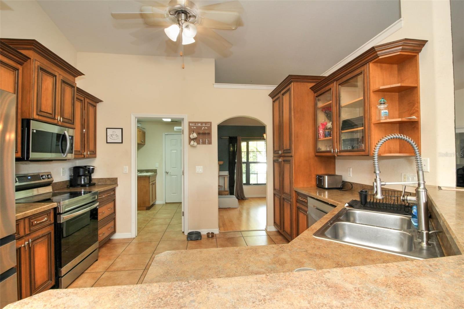 MEADOW GLENN UN 01 - Residential Lease