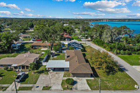 A home in AUBURNDALE