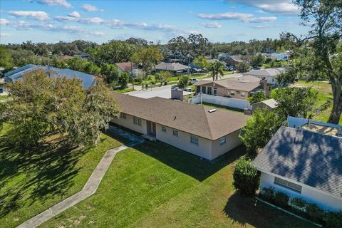 A home in AUBURNDALE