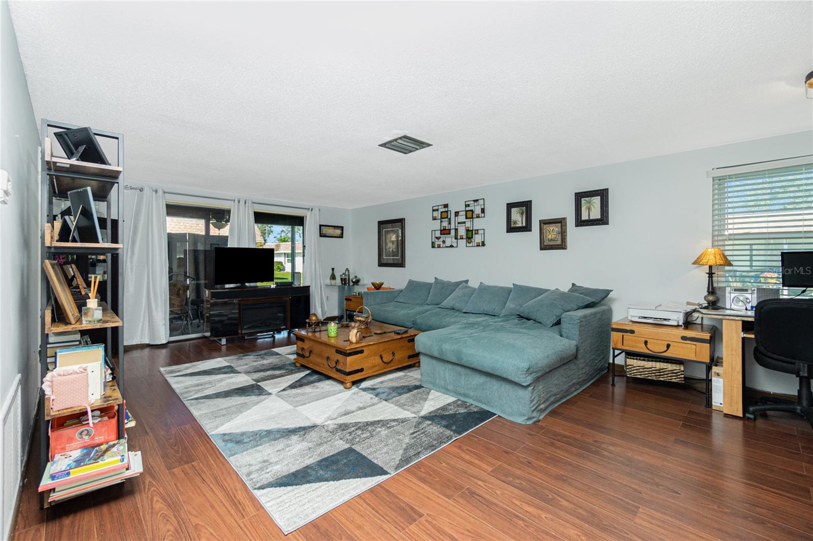 672 CIRCLEWOOD DRIVE V9
