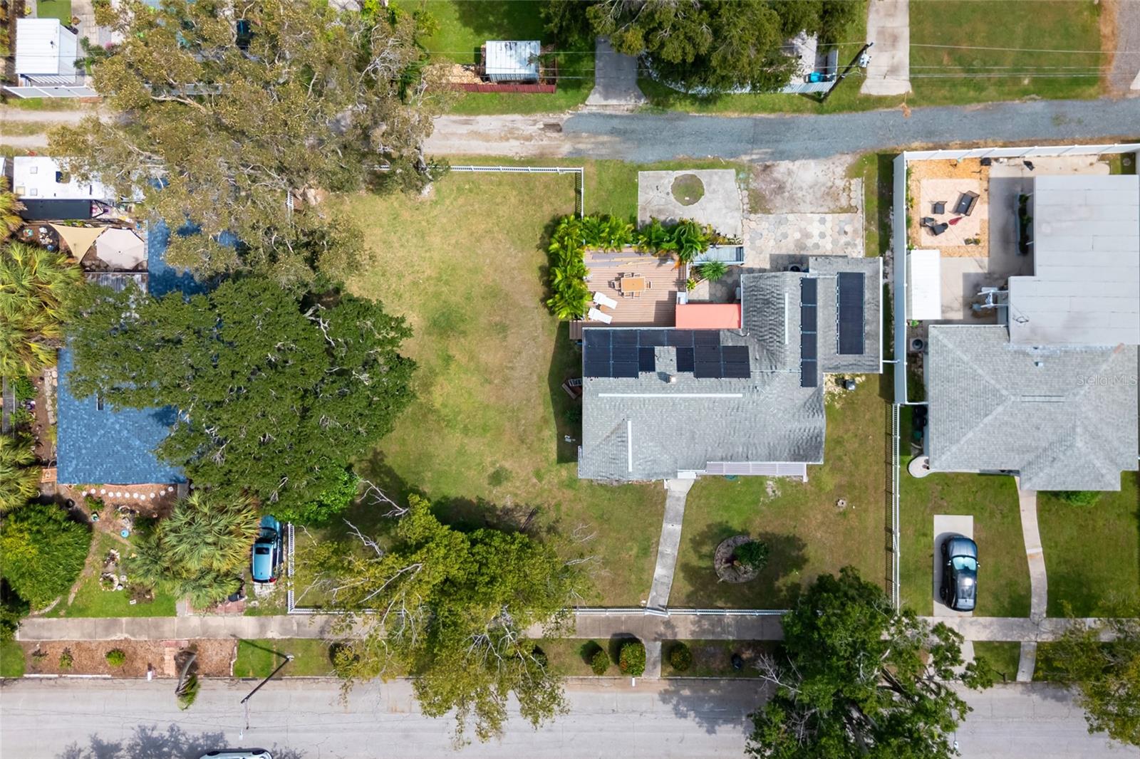 BURNS F J REALTY COS REV - Residential Lease