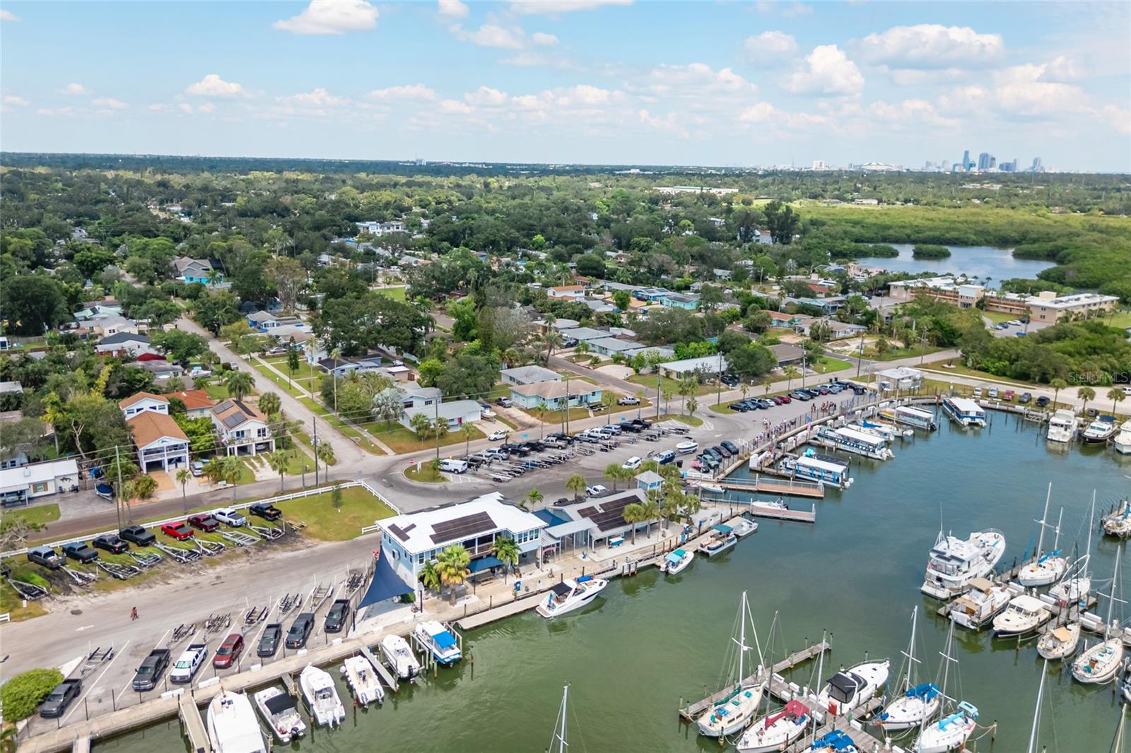 BURNS F J REALTY COS REV - Residential Lease