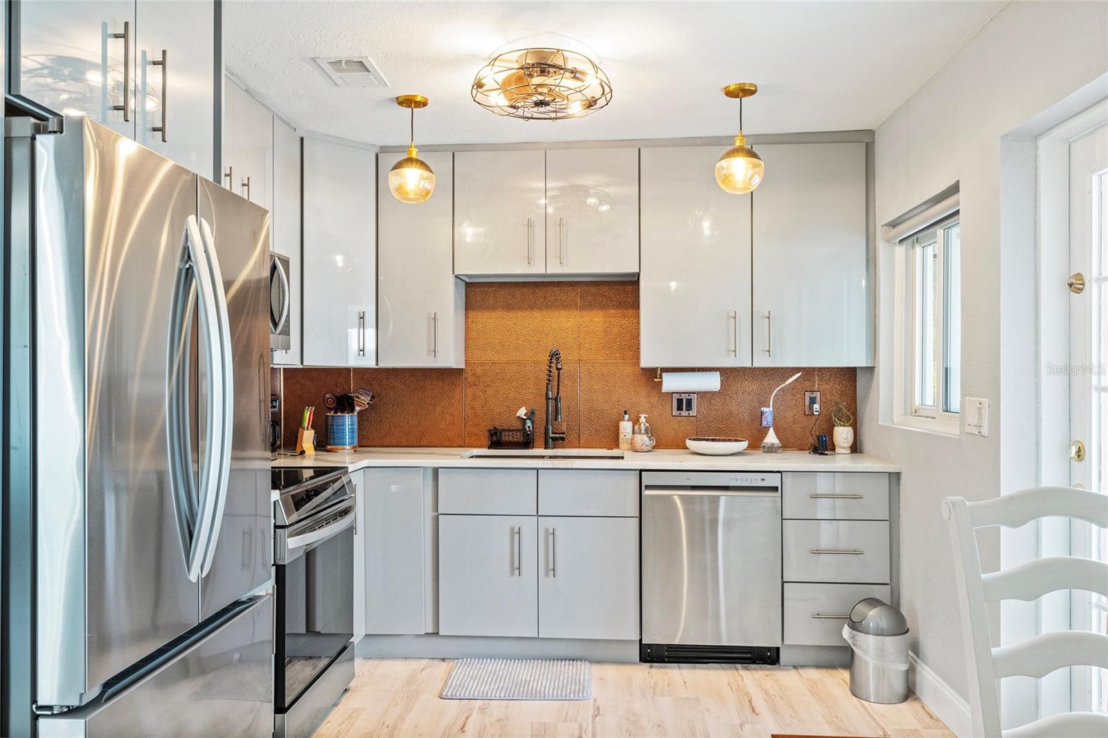 BURNS F J REALTY COS REV - Residential Lease