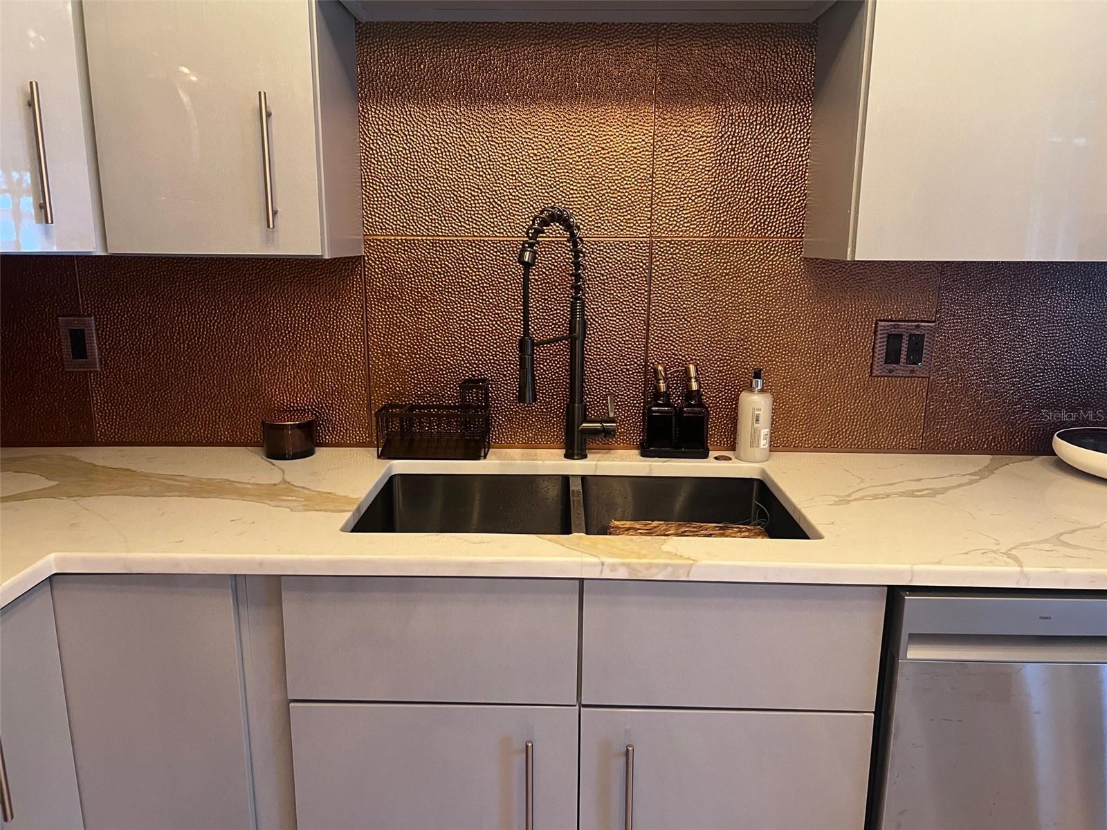 BURNS F J REALTY COS REV - Residential Lease