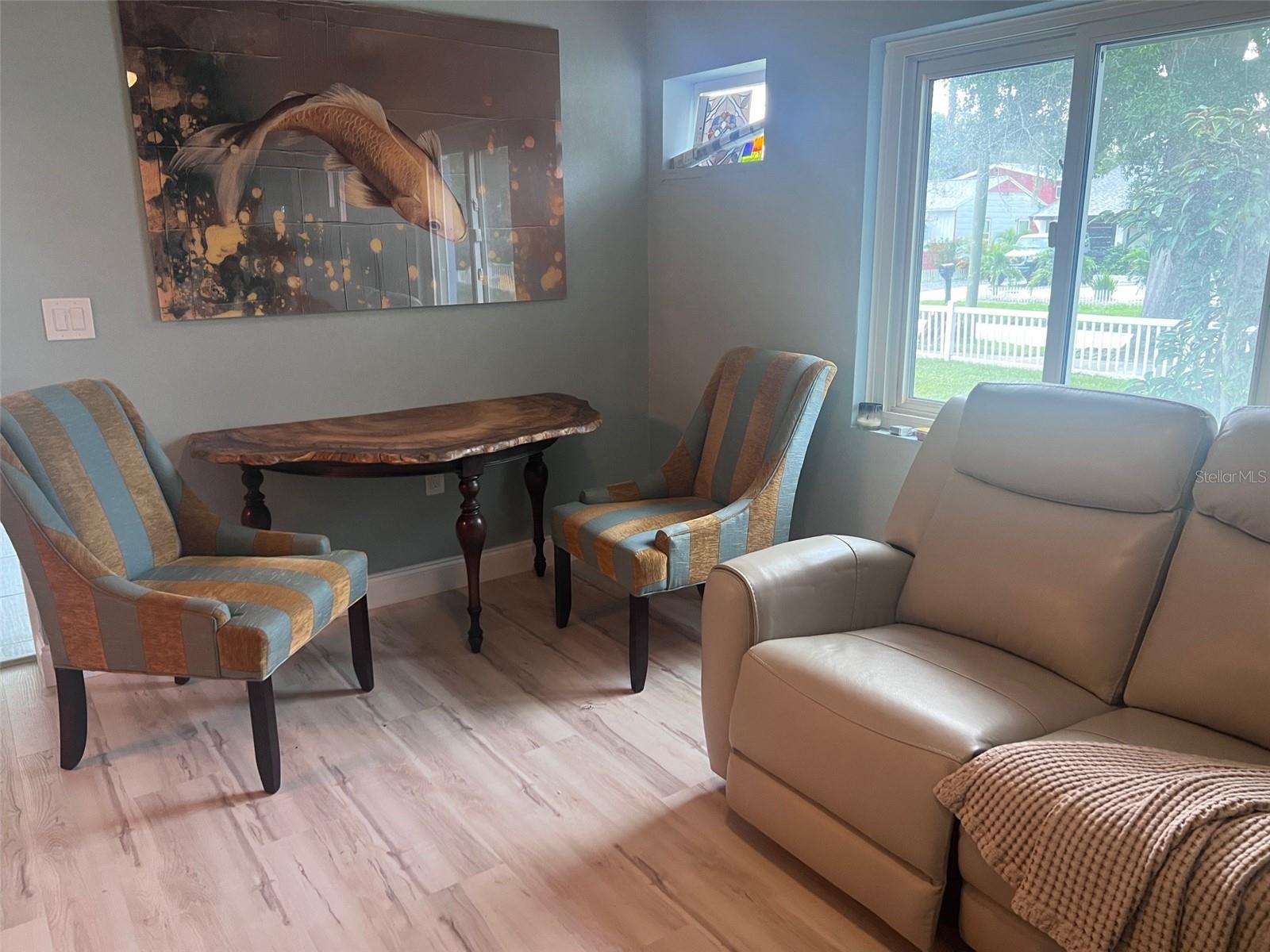 BURNS F J REALTY COS REV - Residential Lease