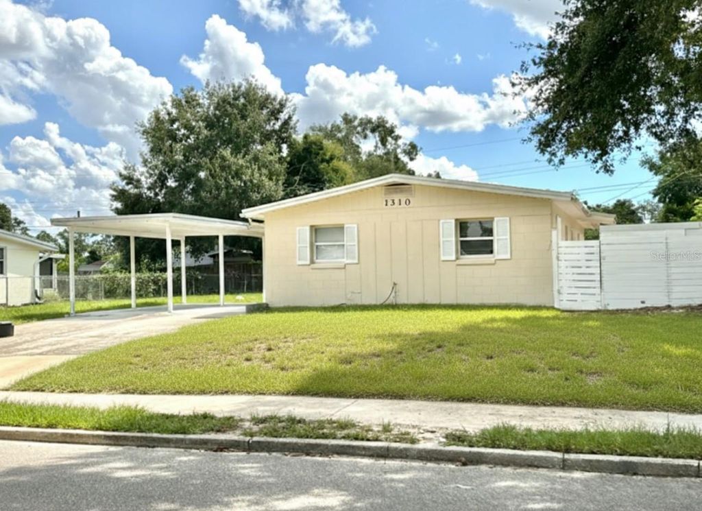 Photo of 1310 Pleasantview Drive, Apopka, FL 32703 (MLS # O6344578)