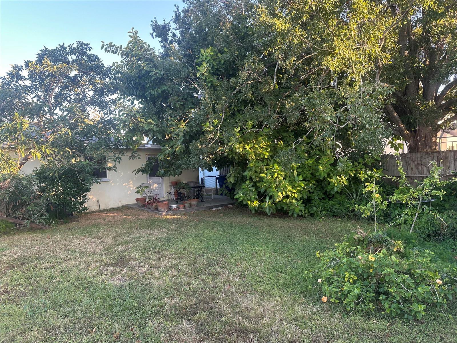 LINCOLN TERRACE - Residential