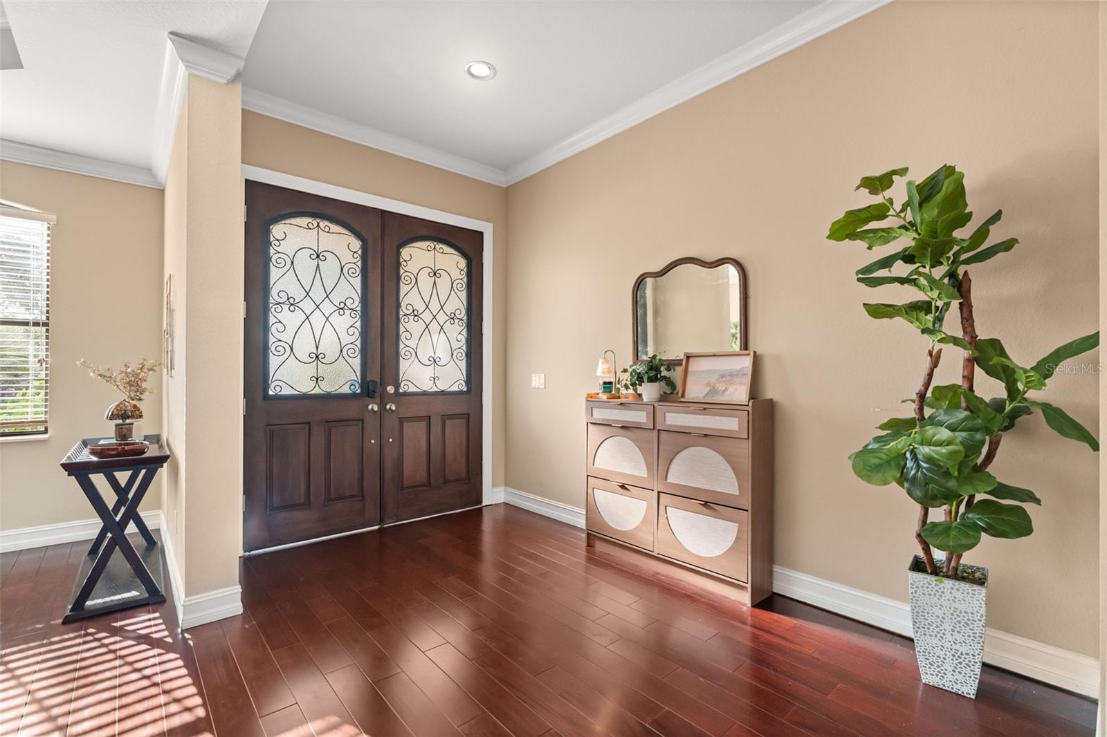 1260 BELLA VISTA CIRCLE