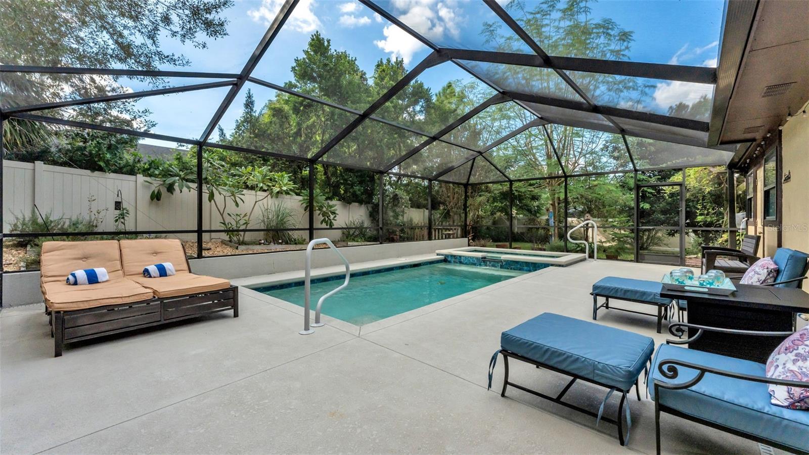 MEADOW VIEW ESTATES PB 68 PG 48 - Residential