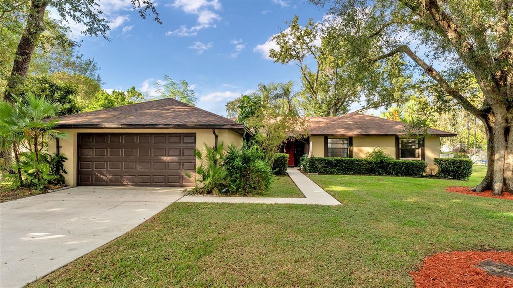 Photo of 1820 E Pollock Road, Lakeland, FL 33813 (MLS # L4956630)