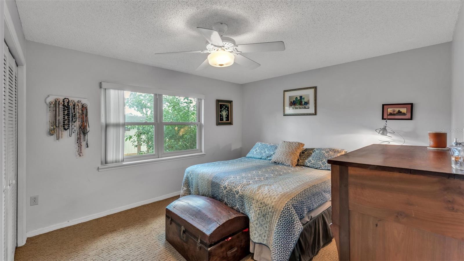 MEADOW VIEW ESTATES PB 68 PG 48 - Residential