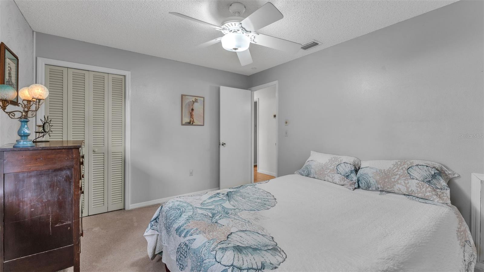 MEADOW VIEW ESTATES PB 68 PG 48 - Residential