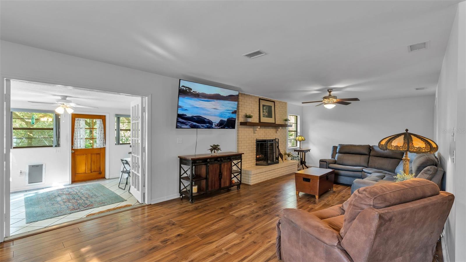 MEADOW VIEW ESTATES PB 68 PG 48 - Residential