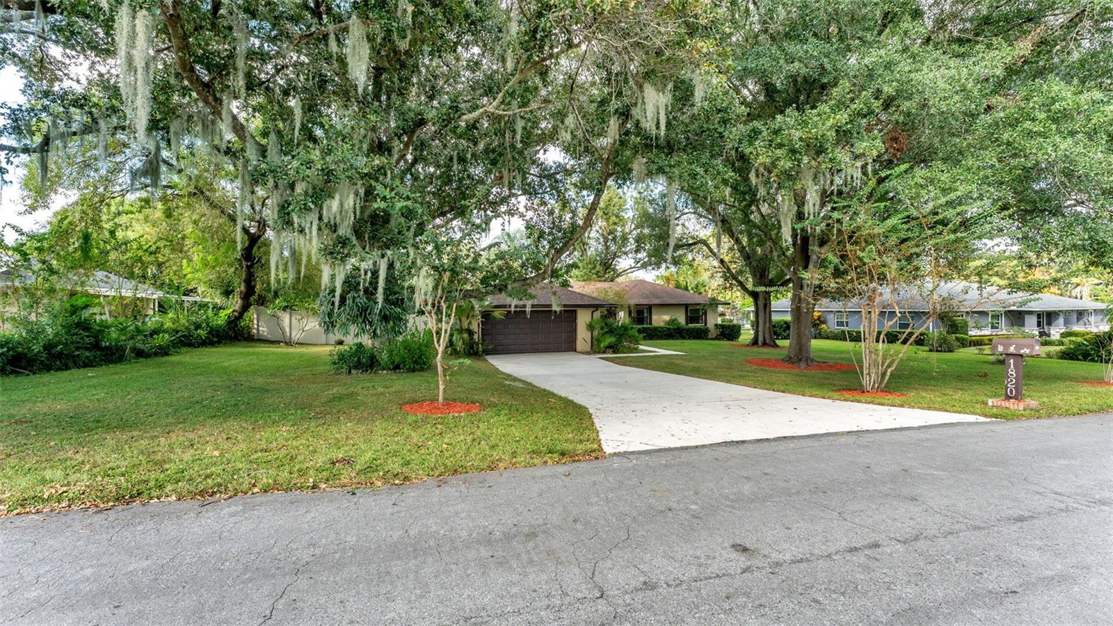 MEADOW VIEW ESTATES PB 68 PG 48 - Residential