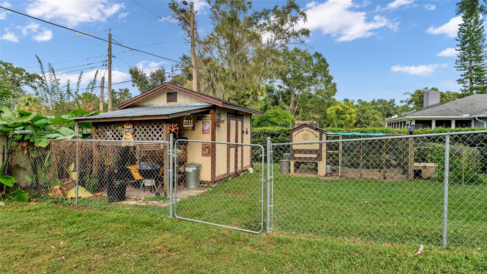 MEADOW VIEW ESTATES PB 68 PG 48 - Residential