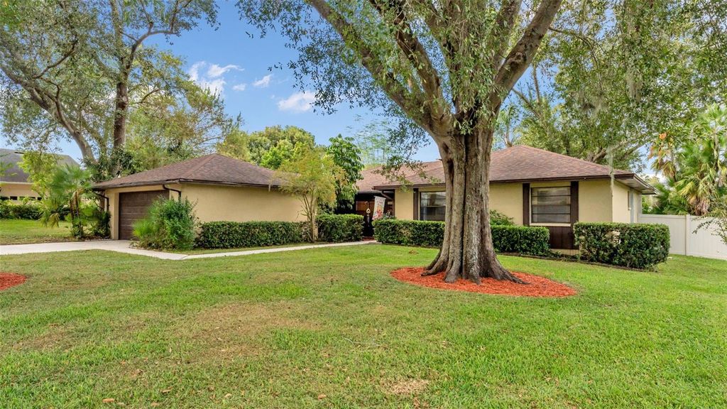 Photo of 1820 E Pollock Road, Lakeland, FL 33813 (MLS # L4956630)