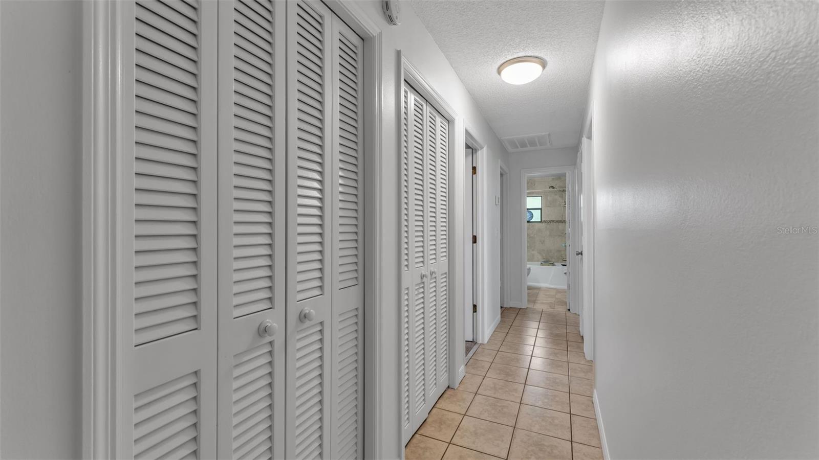 MEADOW VIEW ESTATES PB 68 PG 48 - Residential