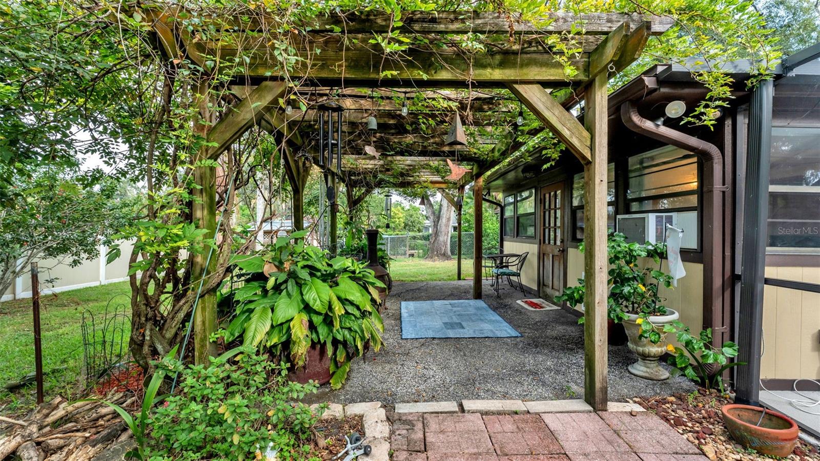 MEADOW VIEW ESTATES PB 68 PG 48 - Residential