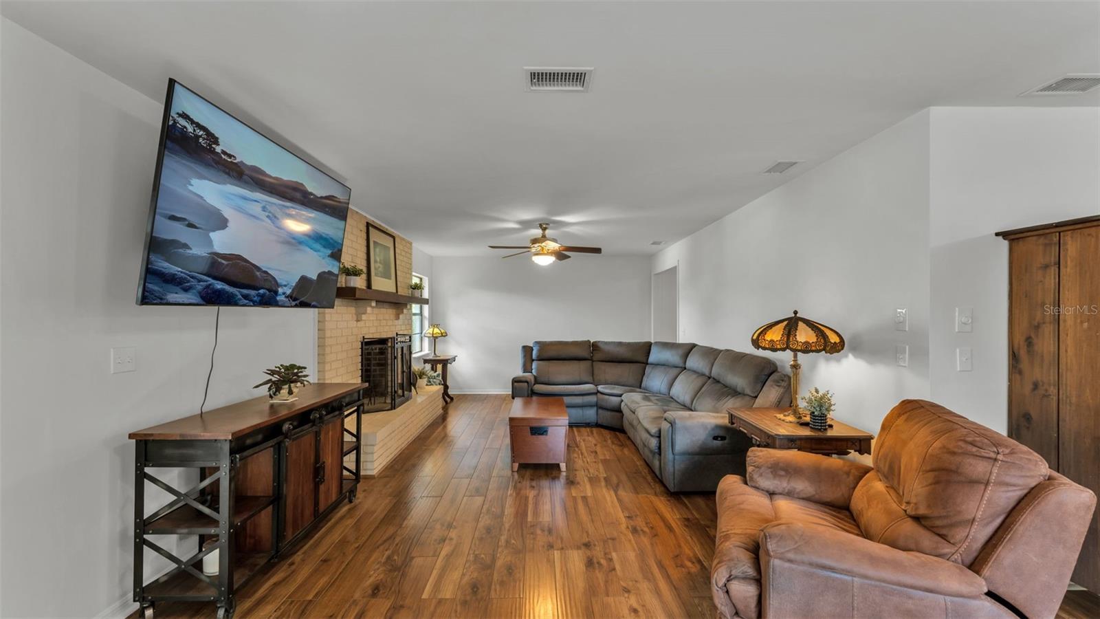 MEADOW VIEW ESTATES PB 68 PG 48 - Residential