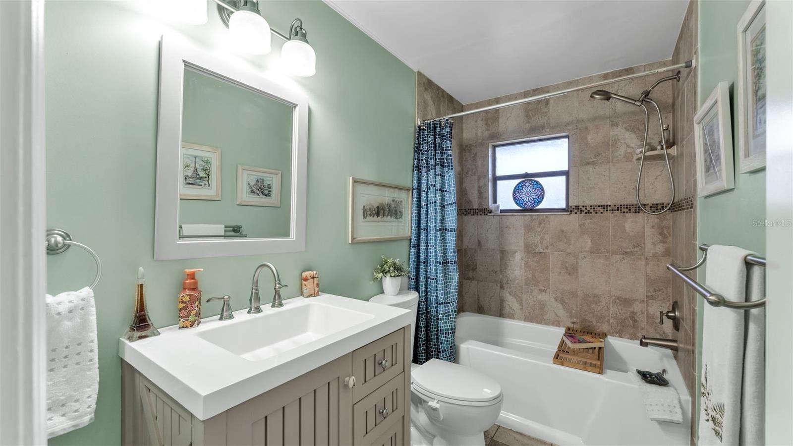 MEADOW VIEW ESTATES PB 68 PG 48 - Residential