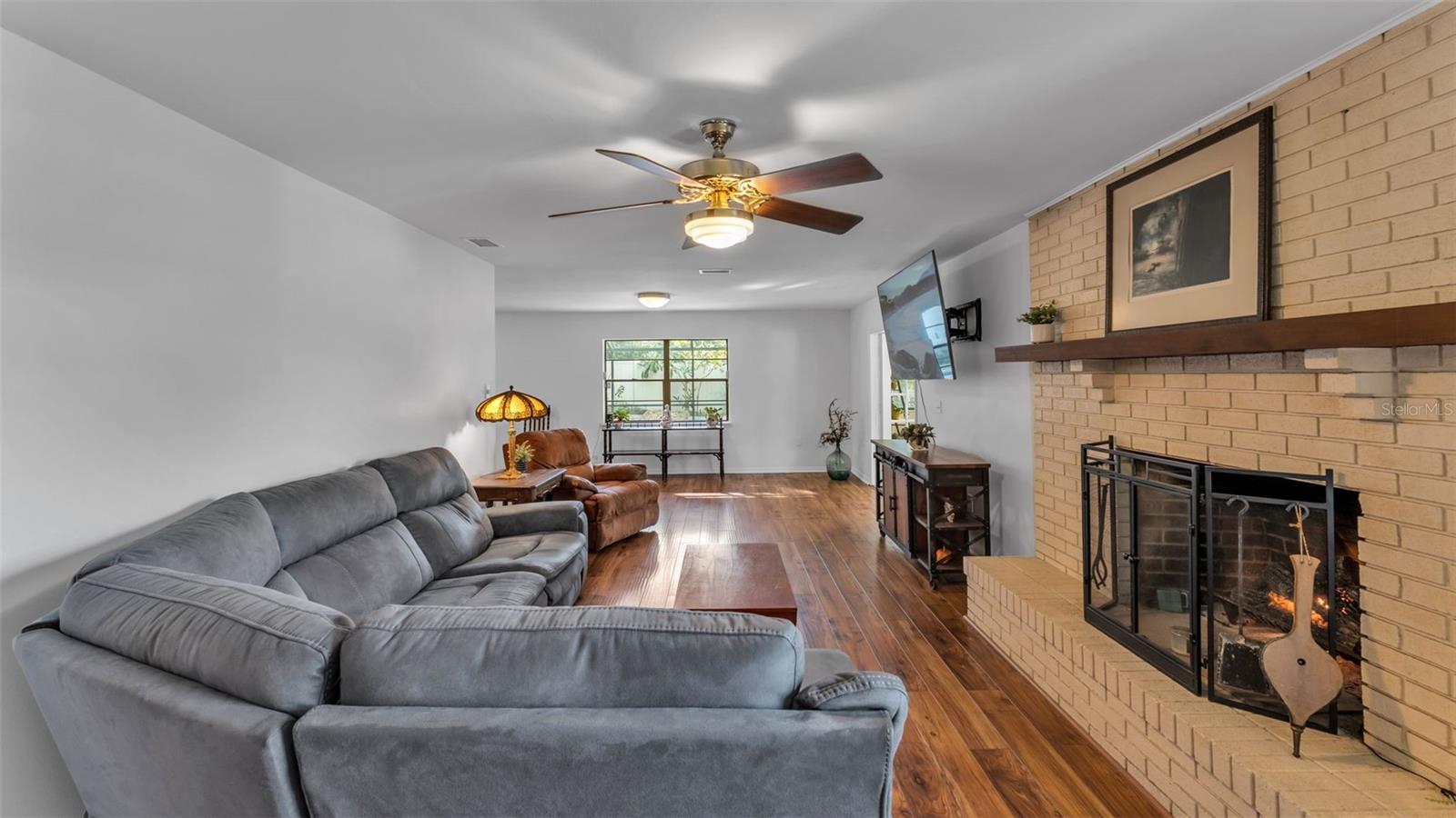 MEADOW VIEW ESTATES PB 68 PG 48 - Residential