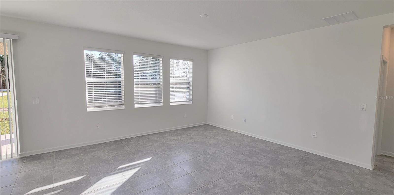 ASTONIA NORTH - Residential Lease