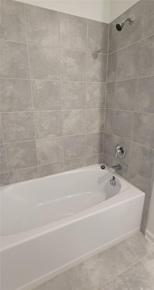 ASTONIA NORTH - Residential Lease