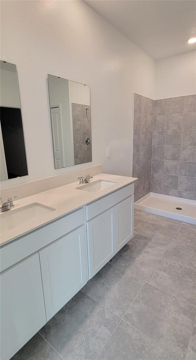 ASTONIA NORTH - Residential Lease