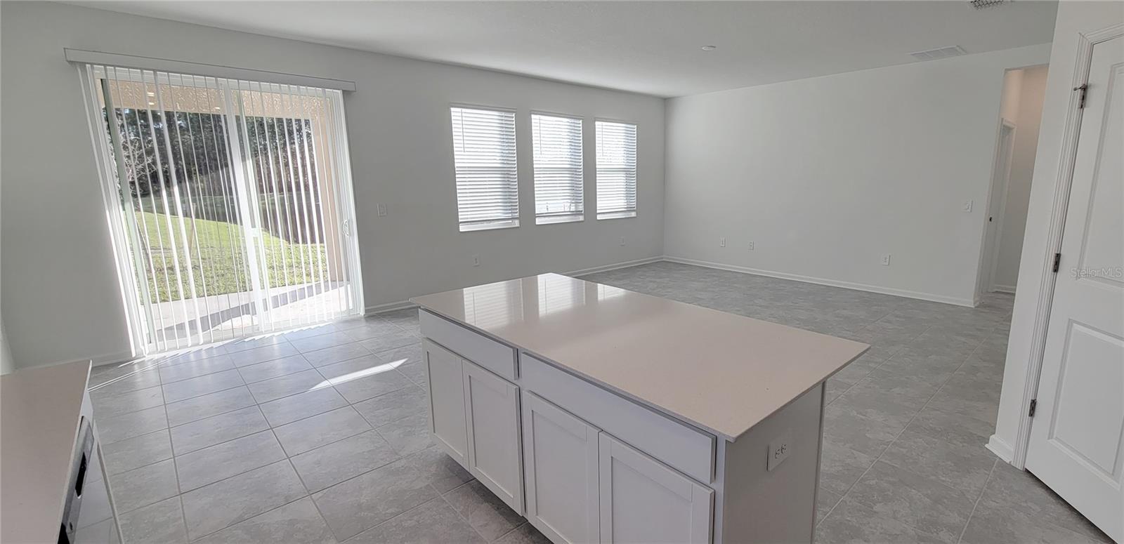 ASTONIA NORTH - Residential Lease