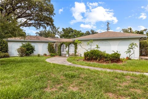 Photo of 10309 Reclinata Lane, Tampa, FL 33618 (MLS # TB8512423)