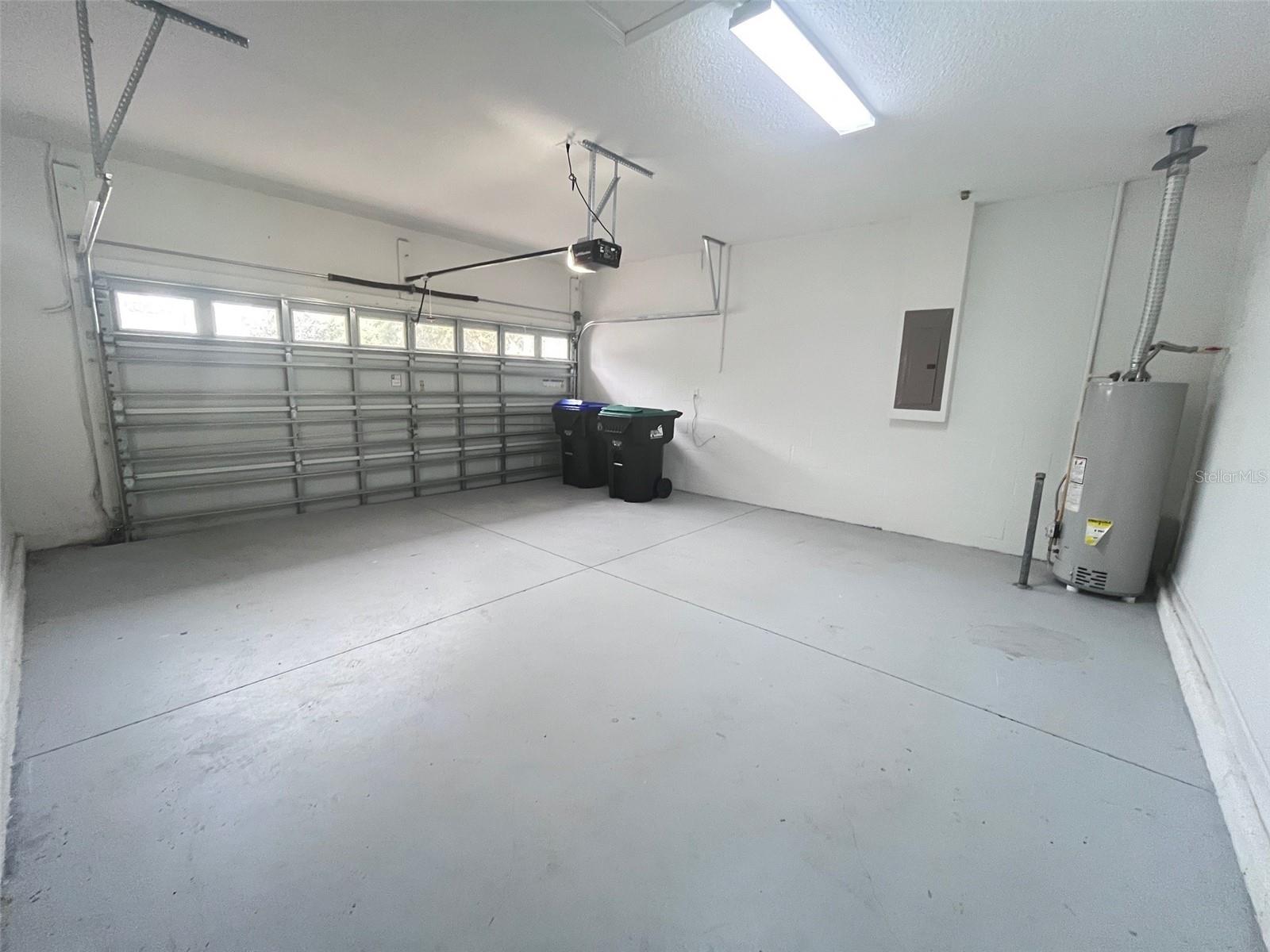 SIGNATURE LAKES PH 3B-4, 3B-5 & - Residential Lease