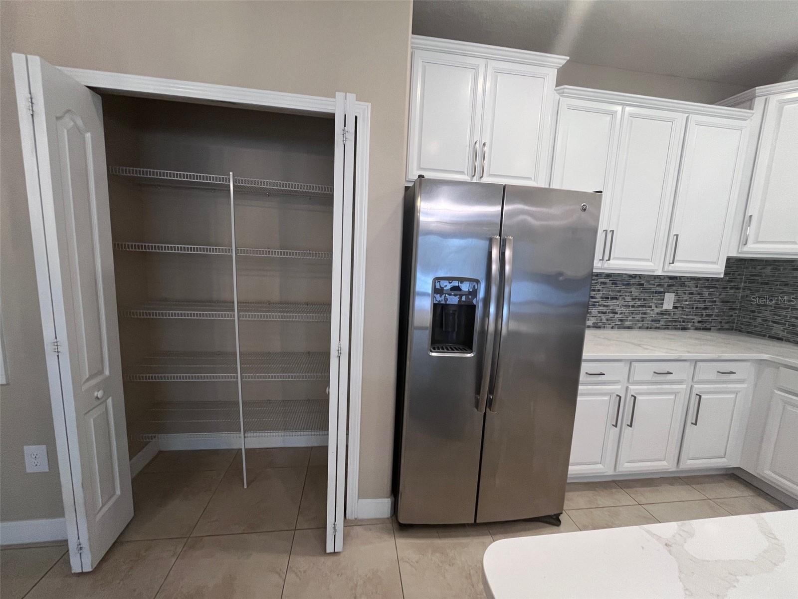 SIGNATURE LAKES PH 3B-4, 3B-5 & - Residential Lease