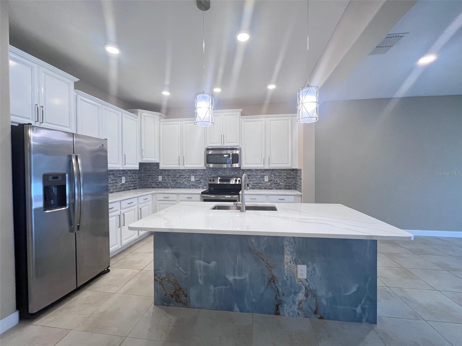 SIGNATURE LAKES PH 3B-4, 3B-5 & - Residential Lease