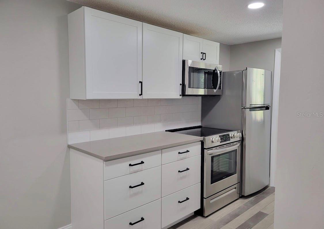 PALM BREEZE ESTATES SUB - Residential Lease