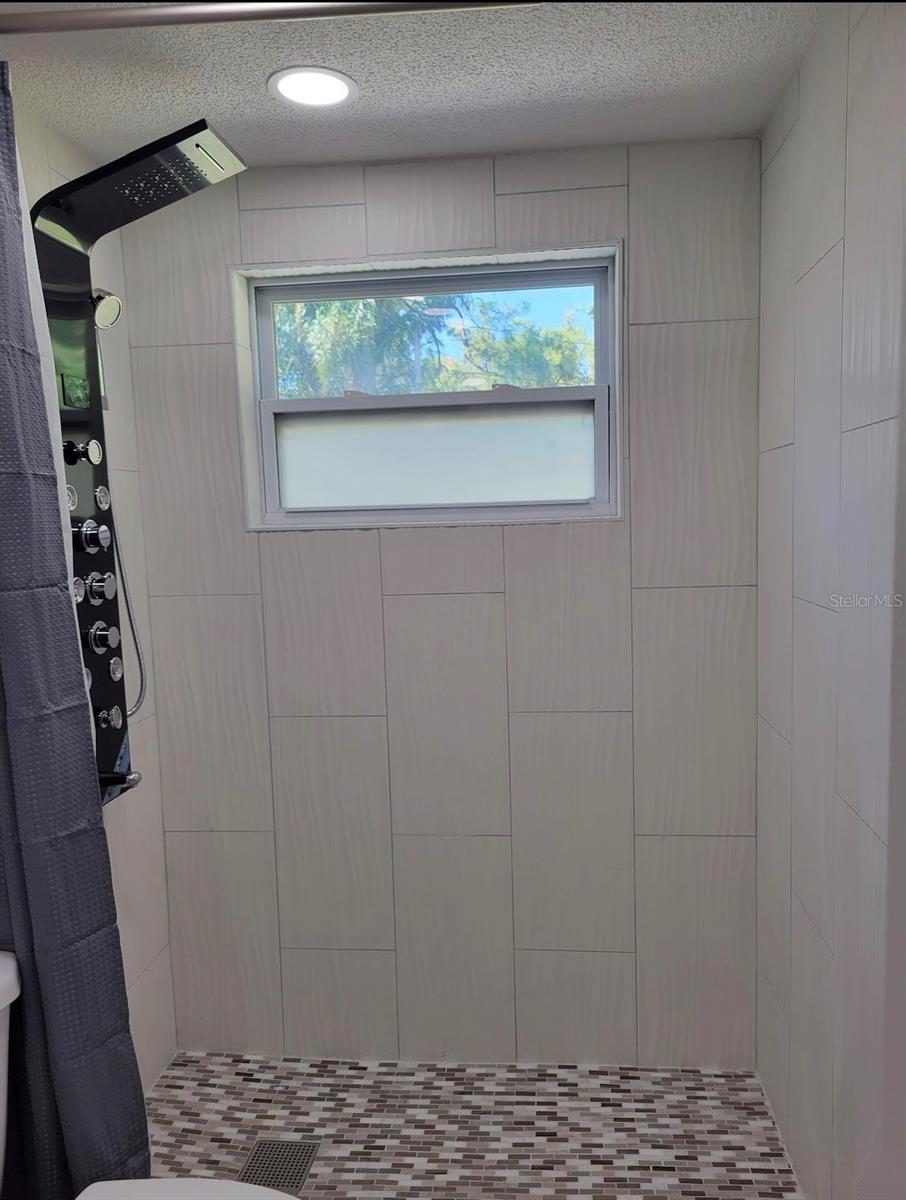 PALM BREEZE ESTATES SUB - Residential Lease